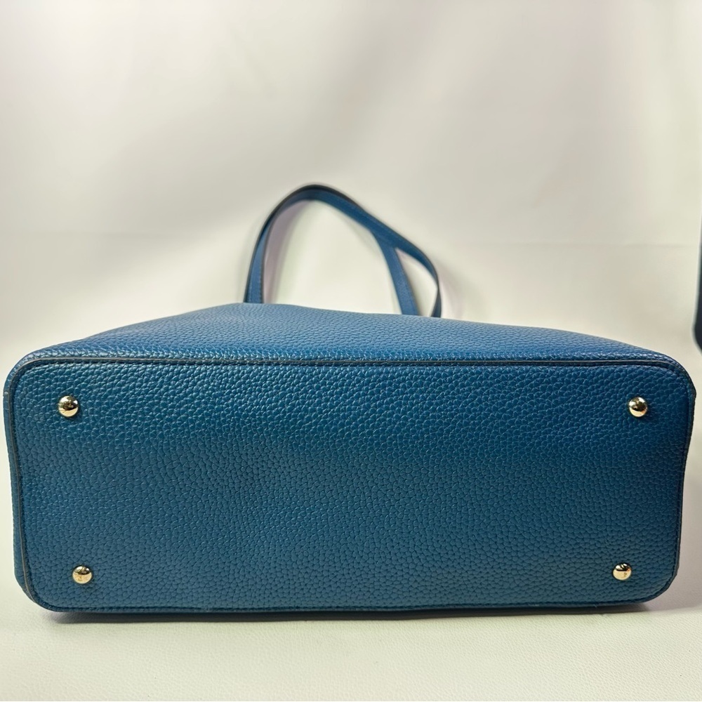 NEW GUESS GIANESSA LEATHER LIKE TOTE IN PETROL - Picture 4 of 10